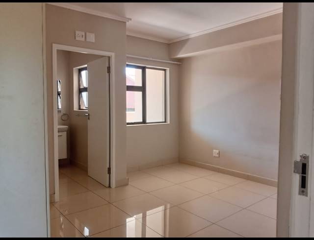 2 BEDROOM APARTMENT FOR SALE IN UMHLANGA RIDGE